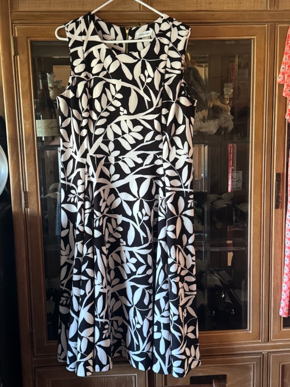 Calvin Klein Black & White Leaf-Print Sleeveless Dress